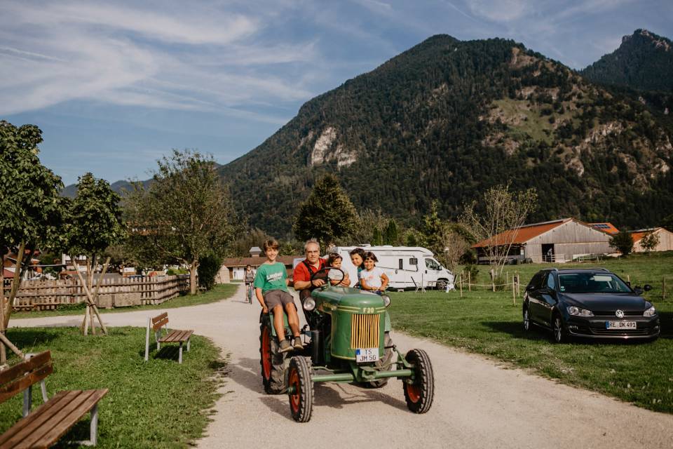 Wessner Hof Traktor fahren im Sommer