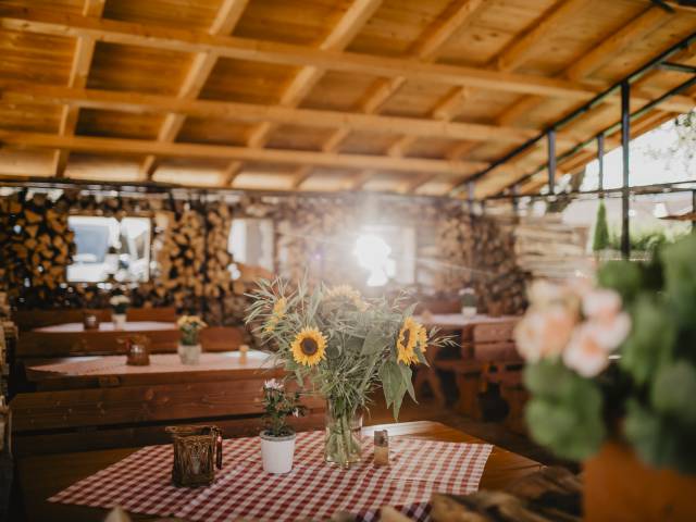 Überdachter Biergarten im Hotel in Marquartstein nahe Chiemsee