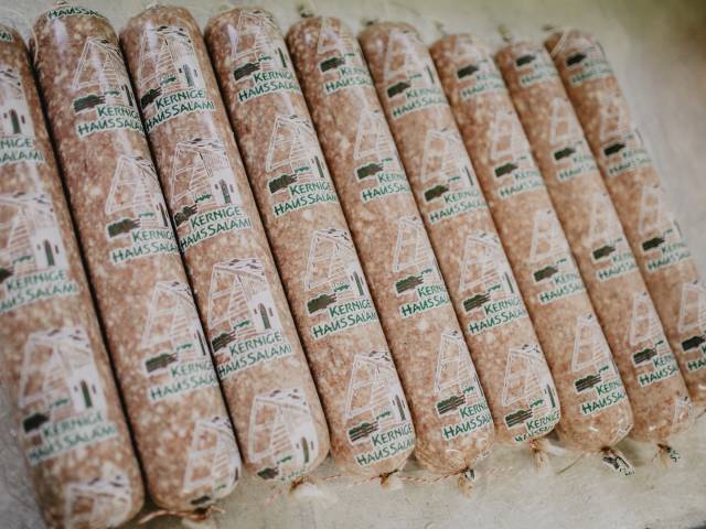 Hoffrische Salami aus der Hofmetzgerei Weßnerhof im Chiemgau