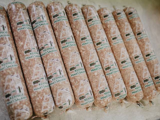 Hoffrische Salami aus der Hofmetzgerei Weßnerhof im Chiemgau